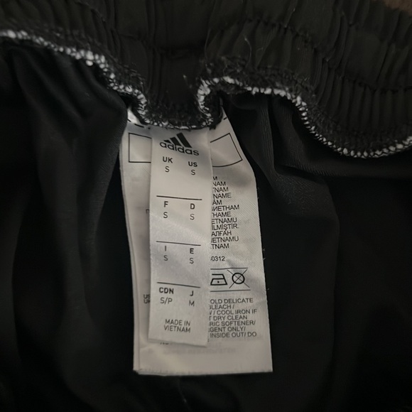 Men’s Adidas Shorts - Picture 3 of 3